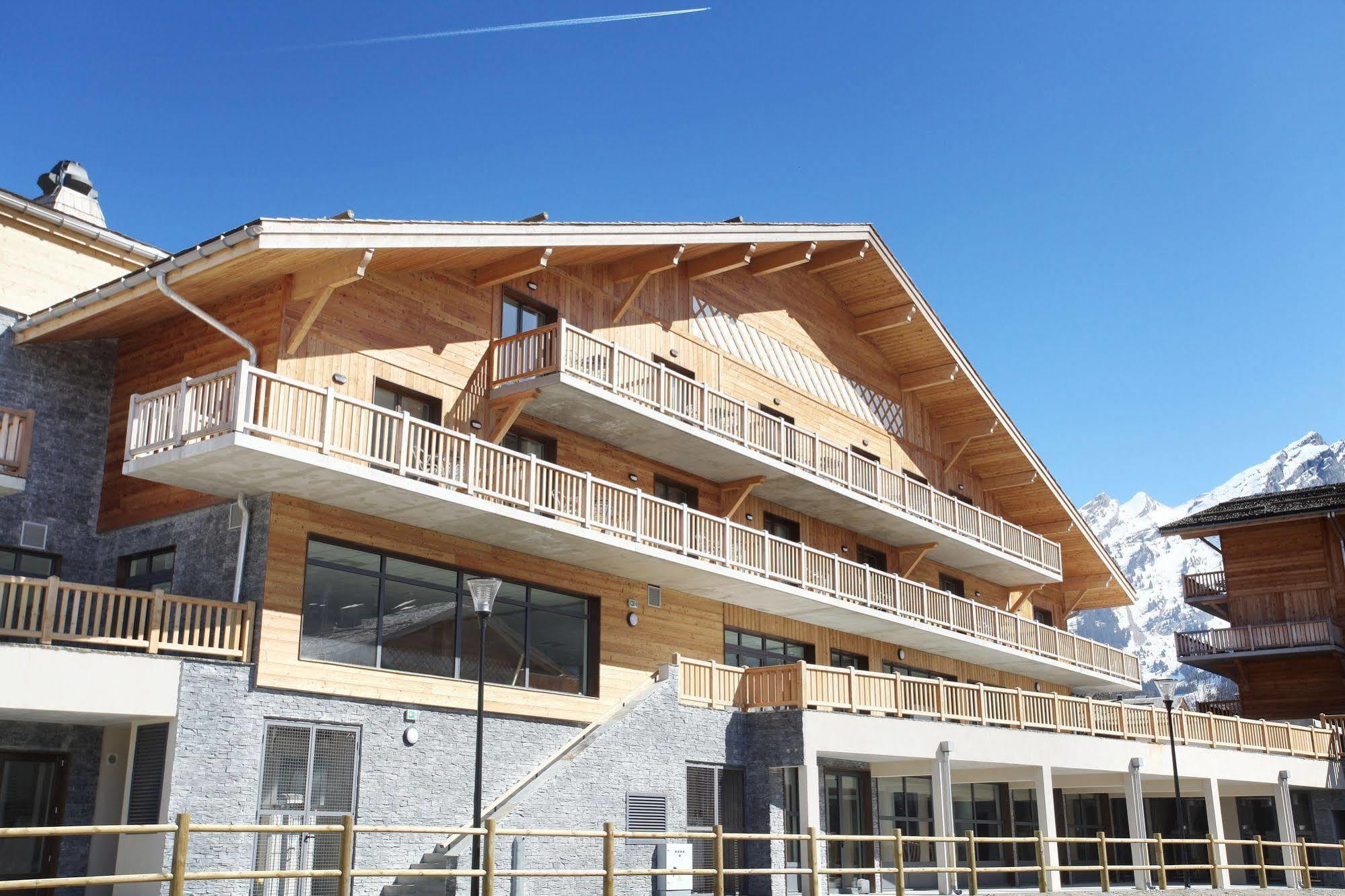 Hotel Prestige Odalys Le Chamois La Clusaz Exterior photo